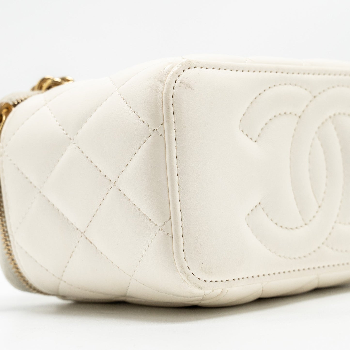 Chanel Letter/ CC Logo Chain Long Vanity Case Lambskin White  (Microchip)