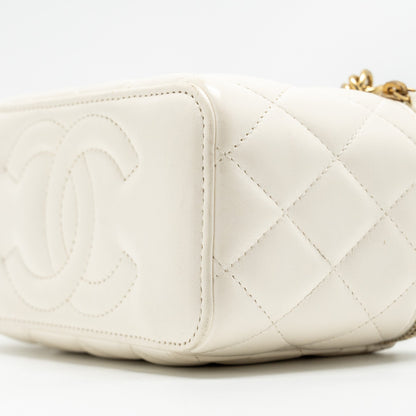 Chanel Letter/ CC Logo Chain Long Vanity Case Lambskin White  (Microchip)