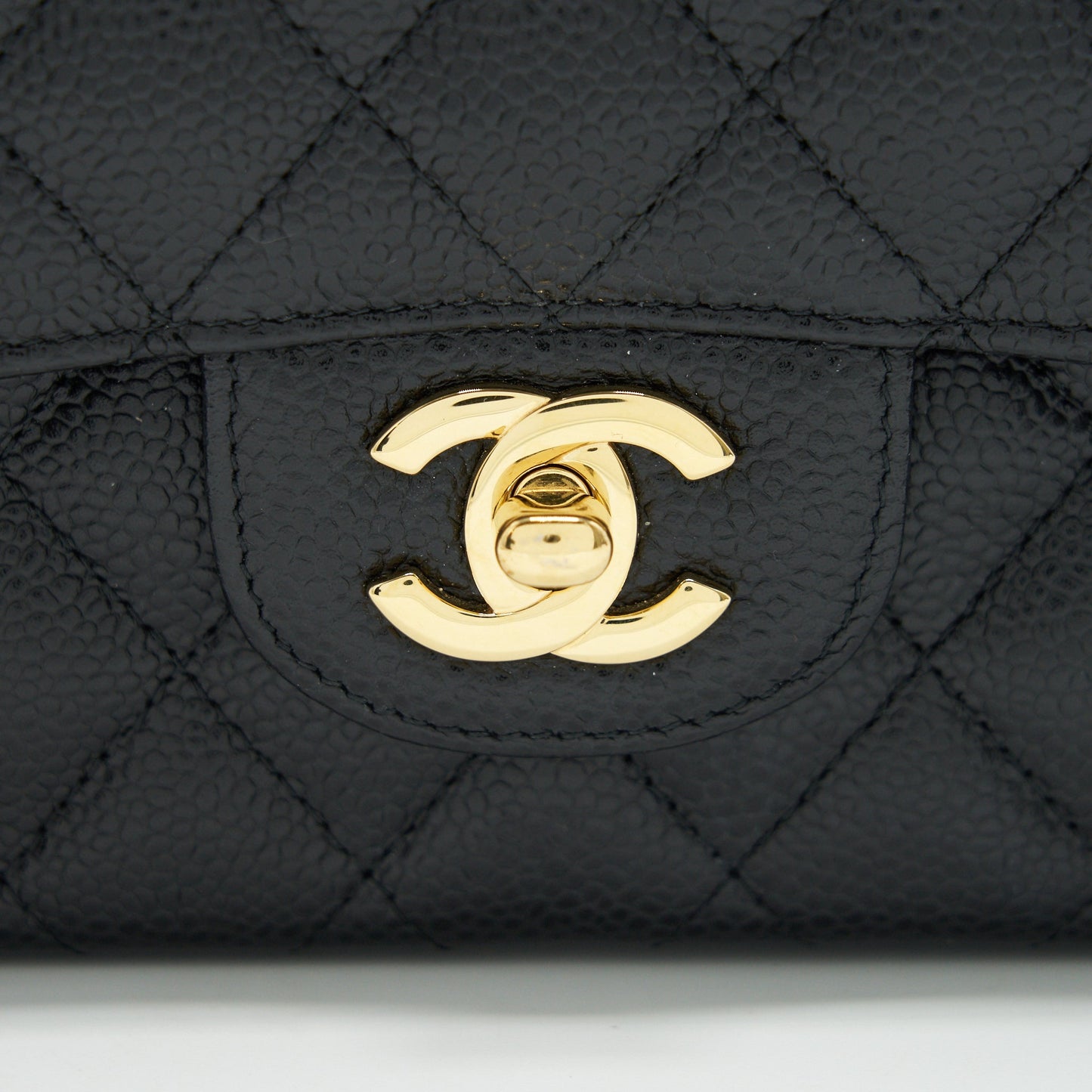 Chanel medium Classic double flap Bag Caviar black  serial 25