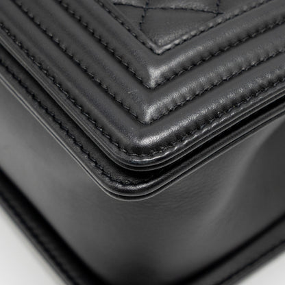 Chanel Medium boy Bag Calfskin Black  (microchip)