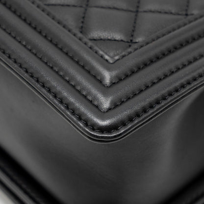 Chanel Medium boy Bag Calfskin Black  (microchip)