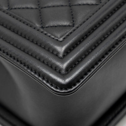 Chanel Medium boy Bag Calfskin Black  (microchip)