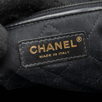 Chanel medium 22 bag calfskin black  (microchip)