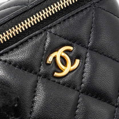 Chanel Pearl Crush mini vanity with chain lambskin black with