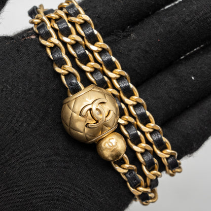 Chanel Pearl Crush mini vanity with chain lambskin black with