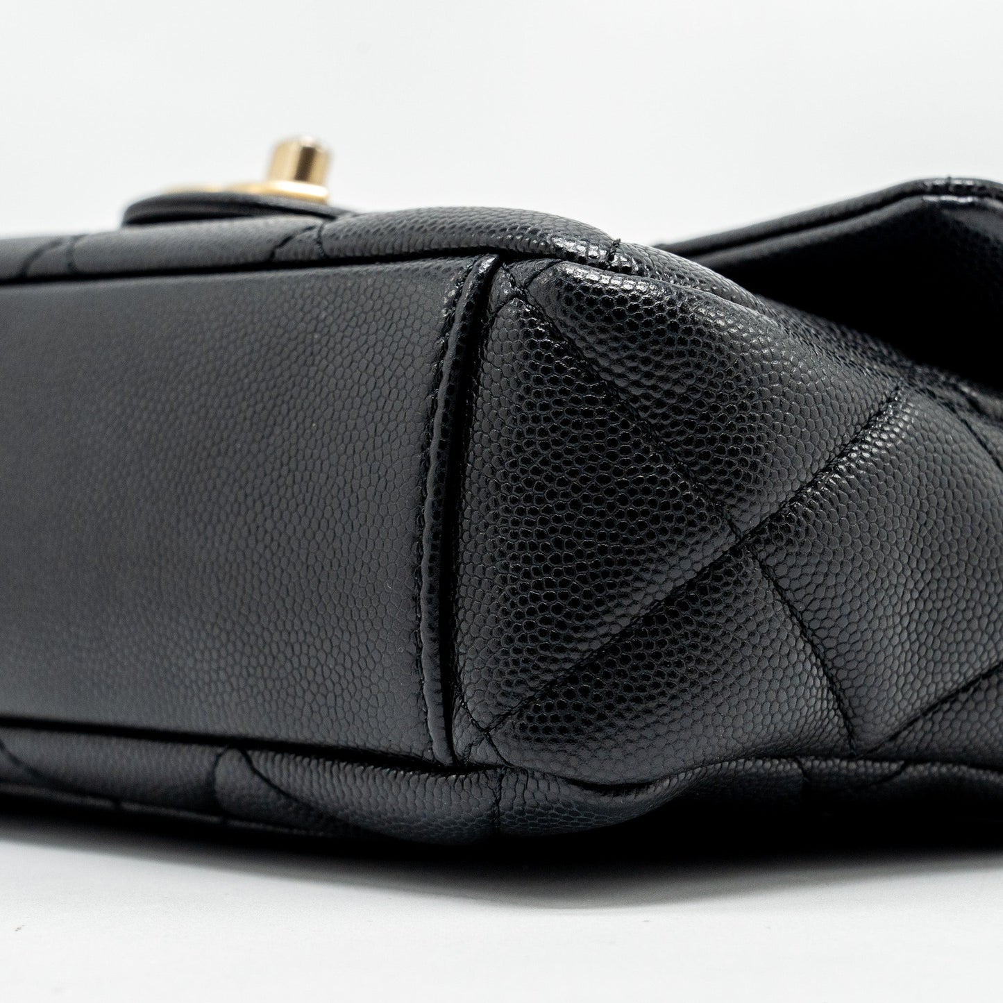 Chanel Twist your button quilted flap bag caviar black  (microchip)