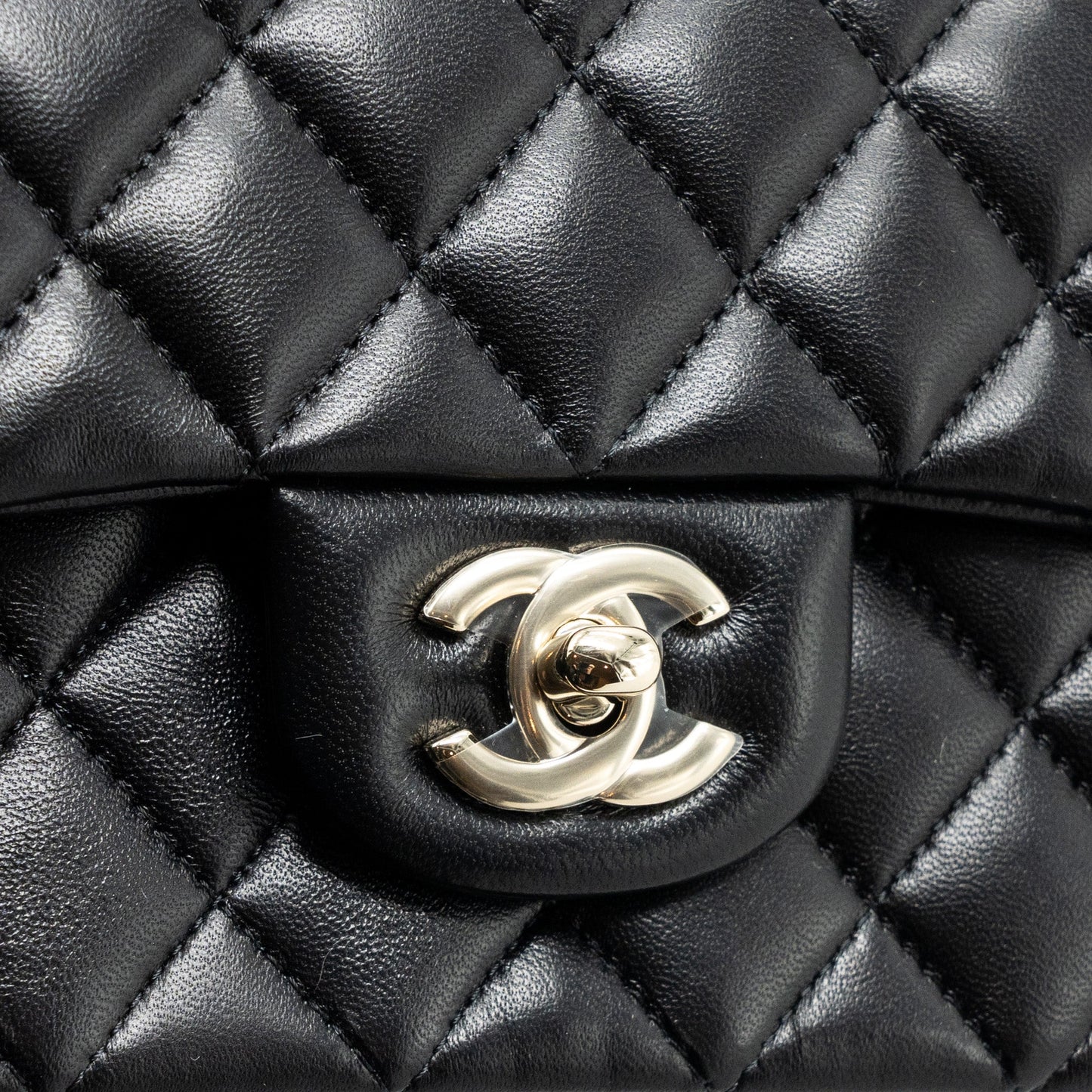 Chanel top handle mini rectangular flap bag lambskin black L (microchip)