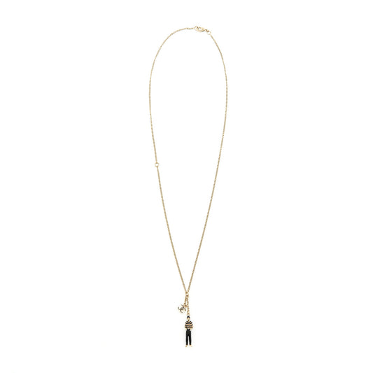 Chanel Necklace Model with CC