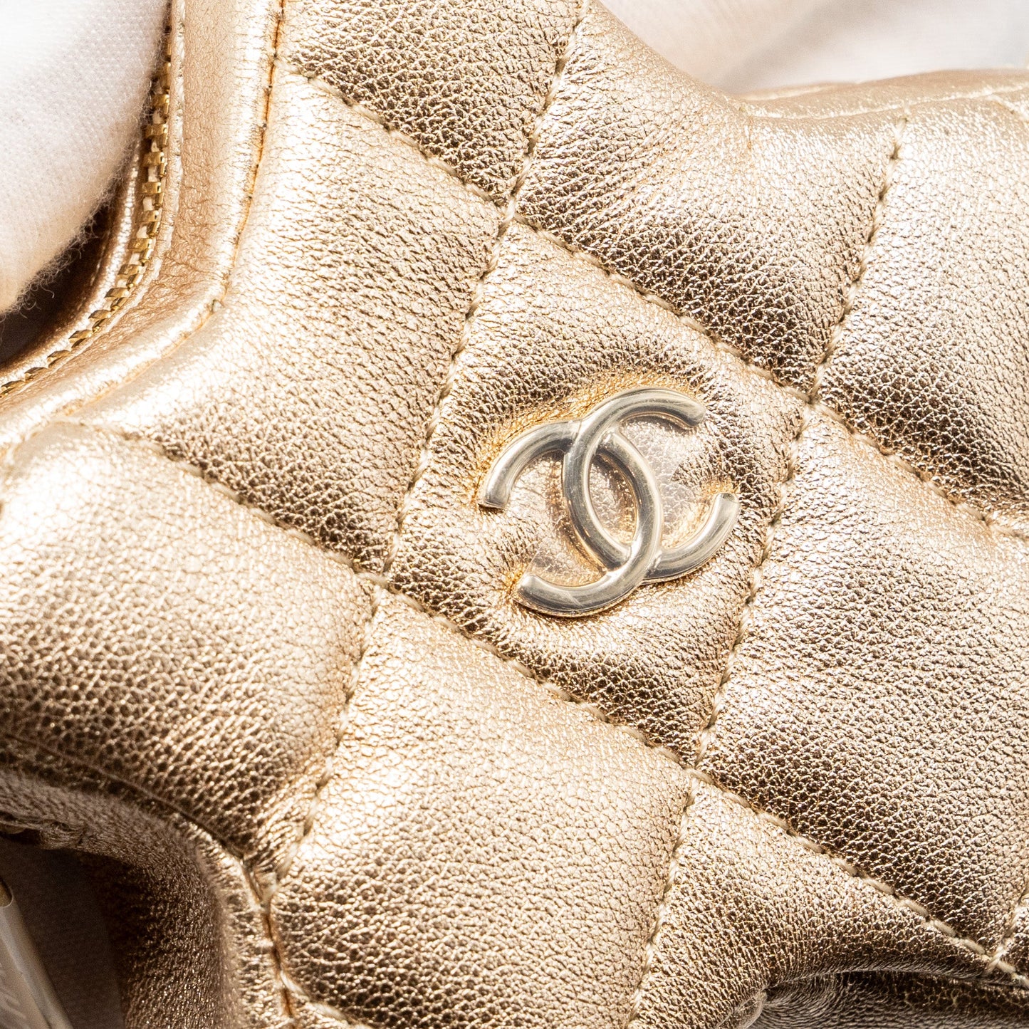 Chanel 24c backpack with star patent Gold L (microchip)