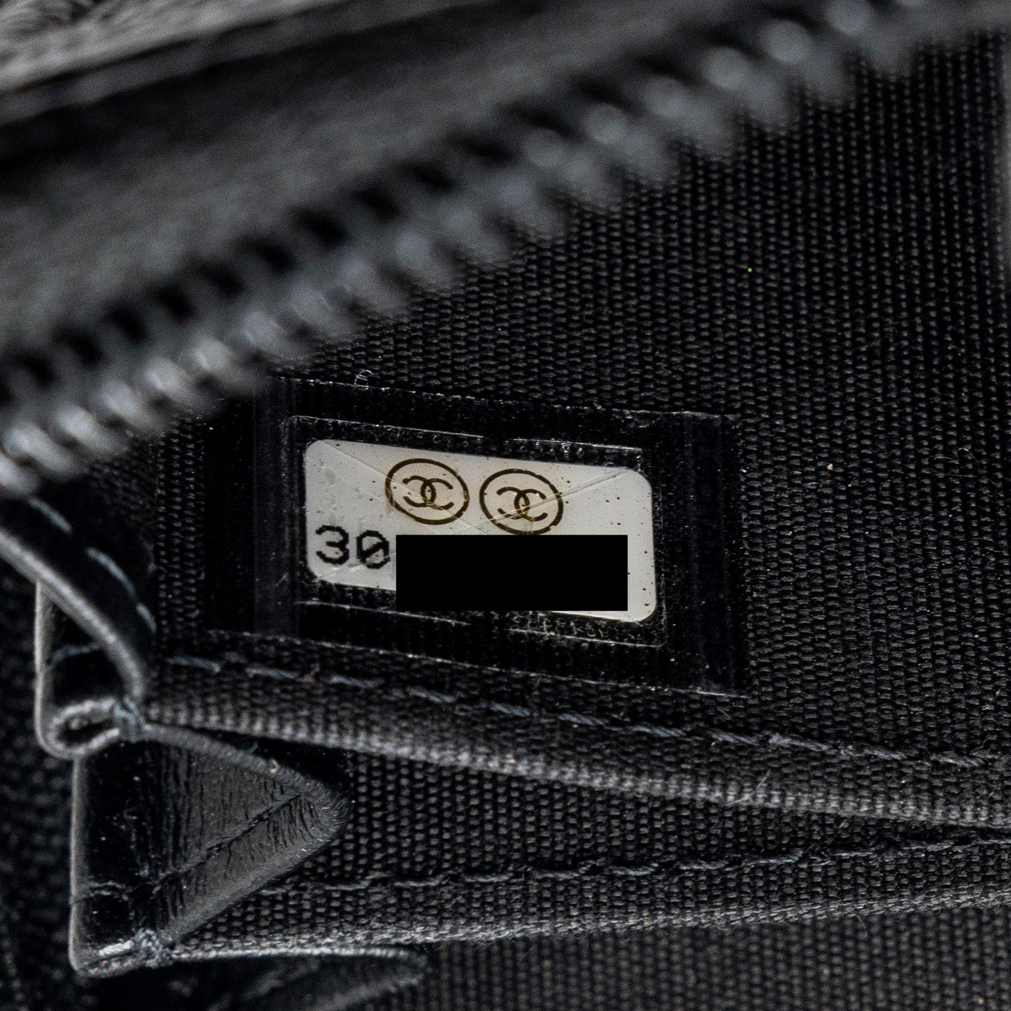 Chanel boy zip card holder caviar black