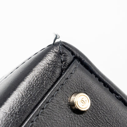 Chanel 23k top handle vanity bag shiny calfskin black  (microchip)