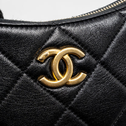 Chanel 23K hobo bag with adjustable chain lambkin black  (microchip)