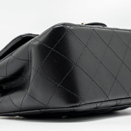 Chanel mini square flap Bag lambskin Black L (Microchip)