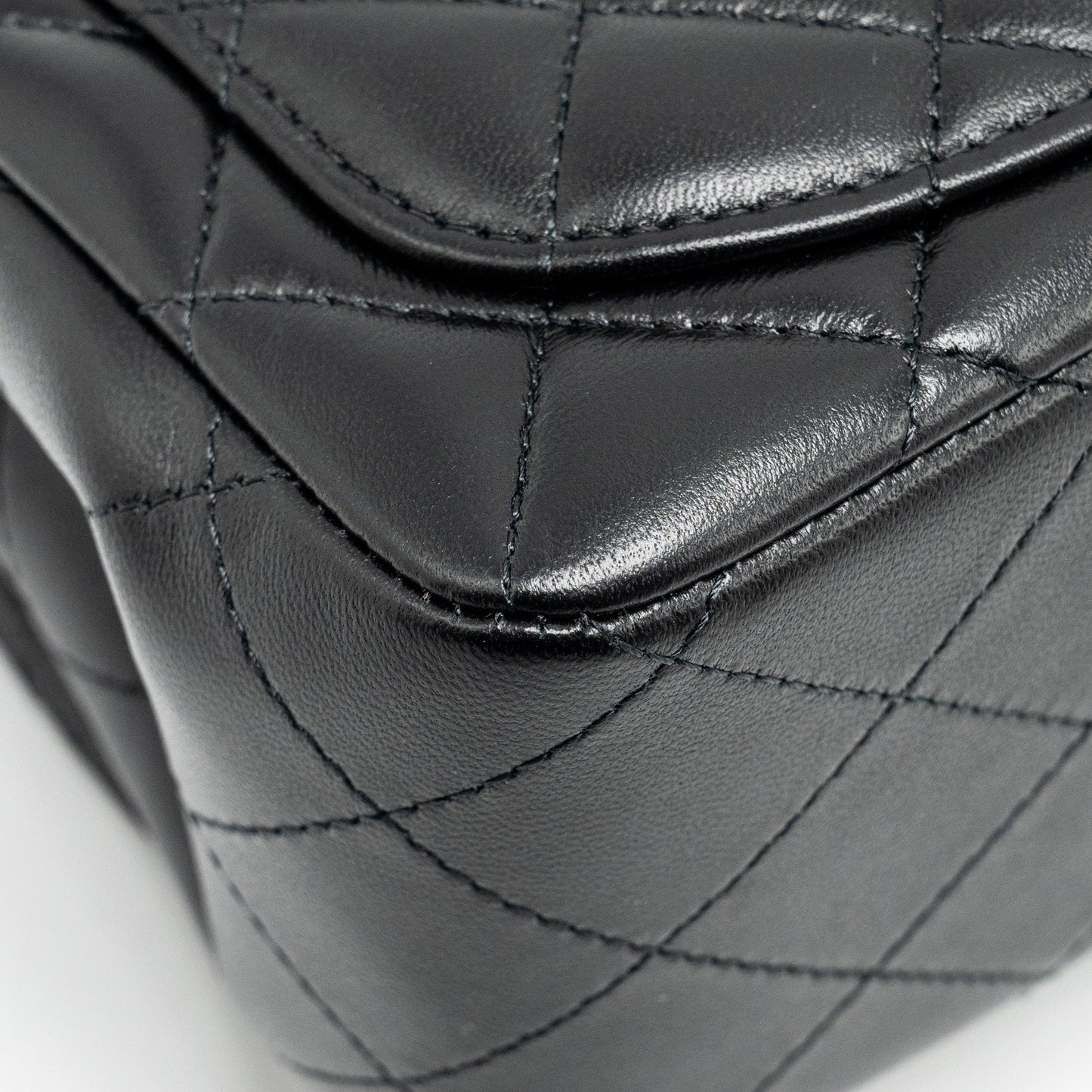 Chanel mini square flap Bag lambskin Black L (Microchip)