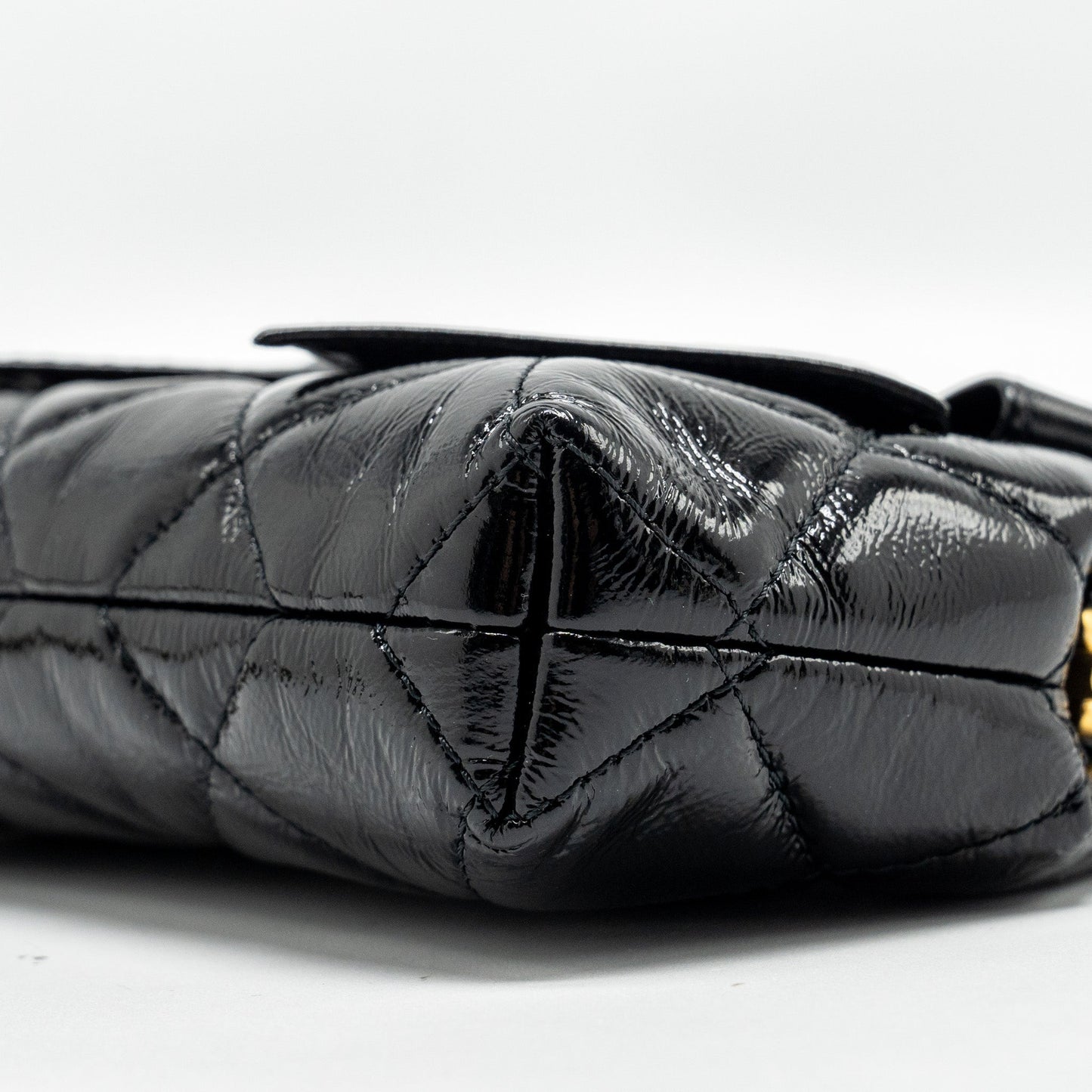 Chanel 24A Bowknot Clutch With Chain patent Crumpled Lambskin/Shiny Lambskin Black  (microchip)