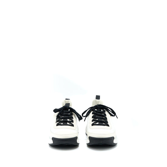 Chanel Size 41 Sport Trail Sneaker Suede/Calfskin White/Black