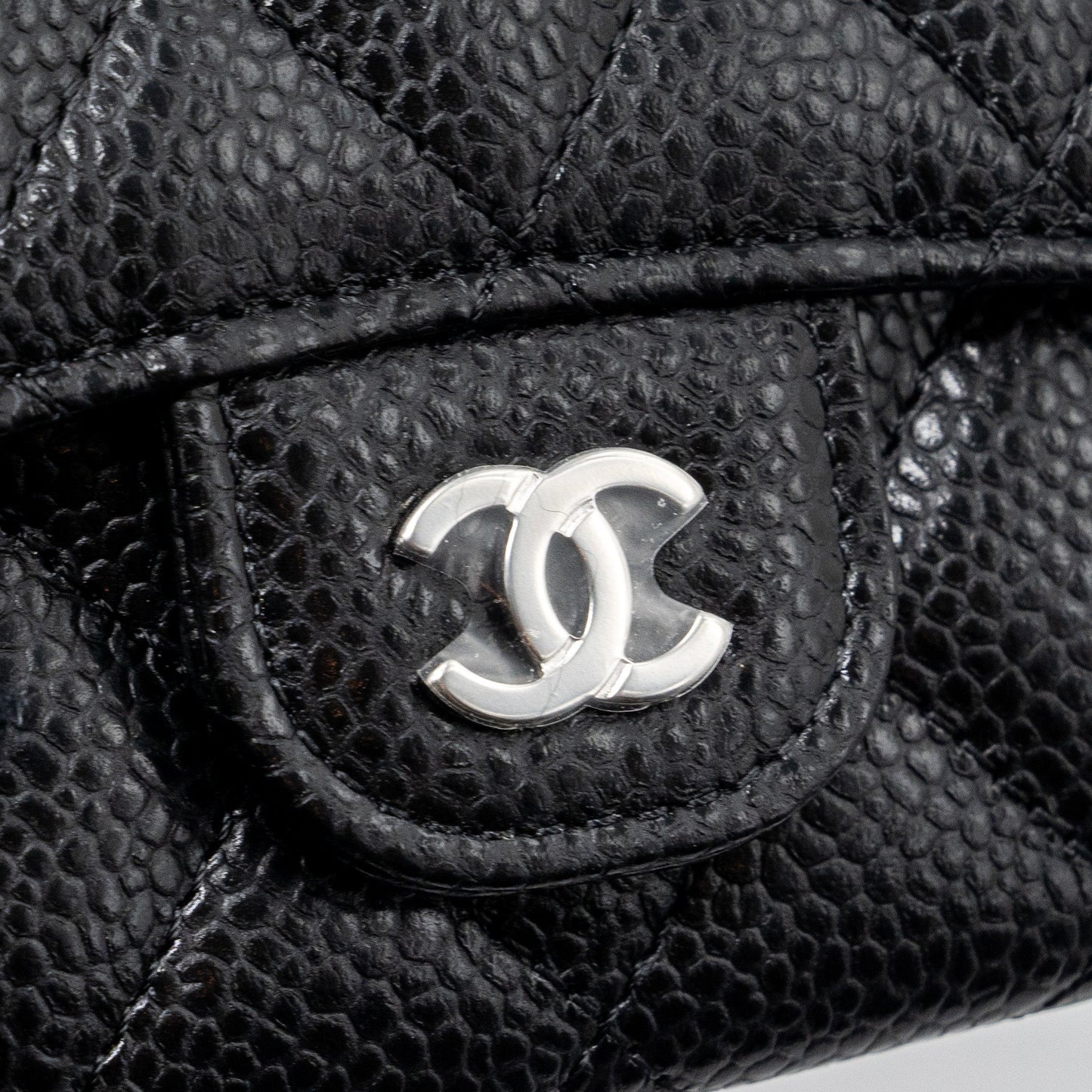 Chanel classic flap card holder caviar black  (microchip)