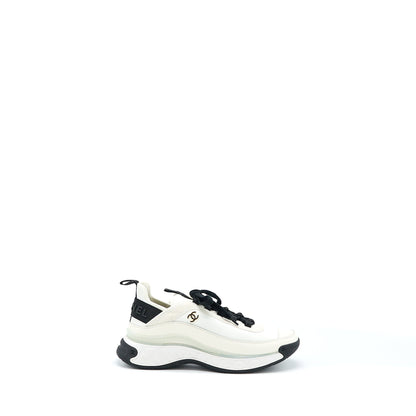 Chanel Size 41 Sport Trail Sneaker Suede/Calfskin White/Black