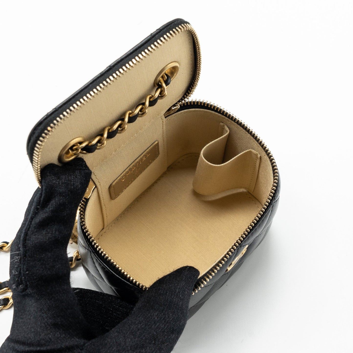 Chanel pearl crush mini vanity with chain lambskin black
