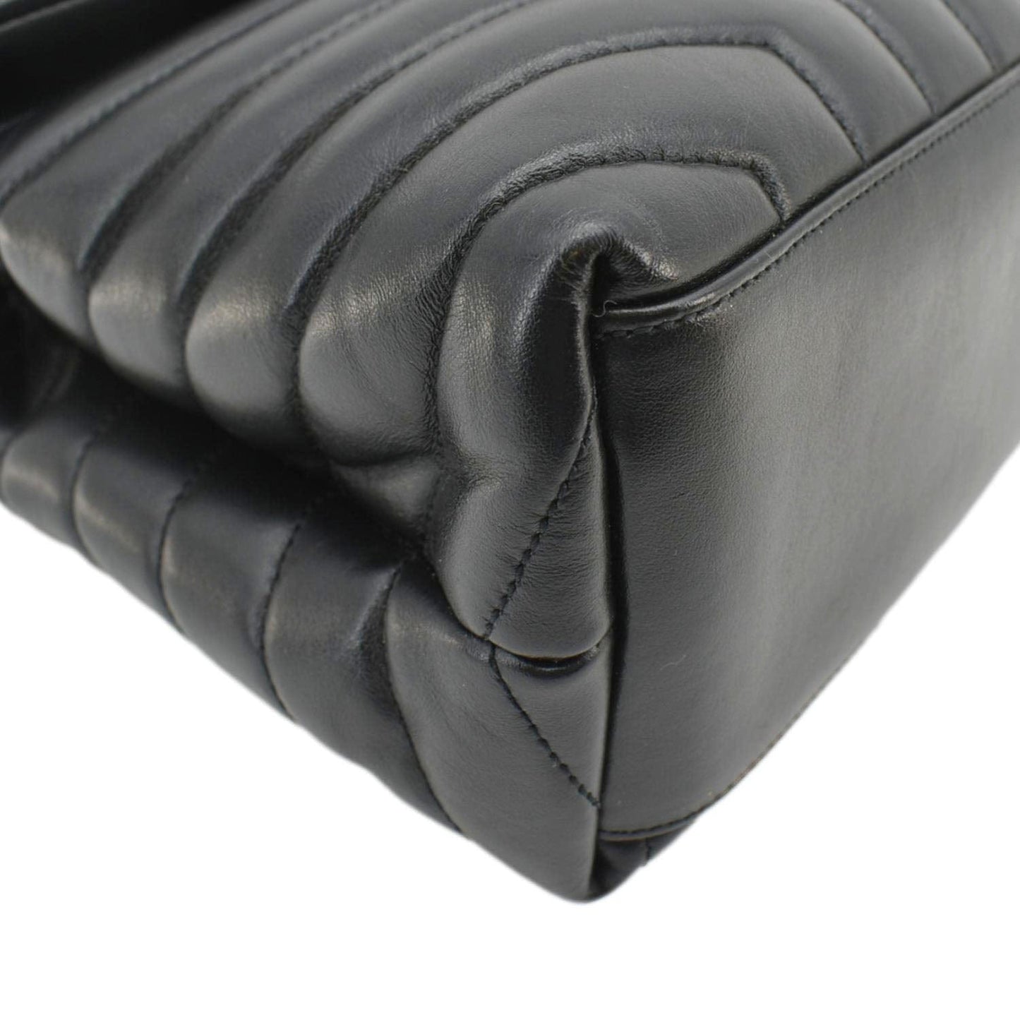 YVES SAINT LAURENT Loulou Medium Quilted Leather Crossbody Bag Black