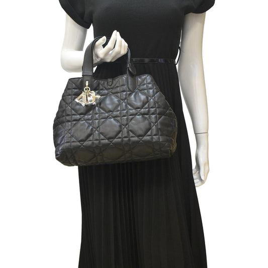 CHRISTIAN DIOR Medium Toujours Leather Shoulder Bag Black