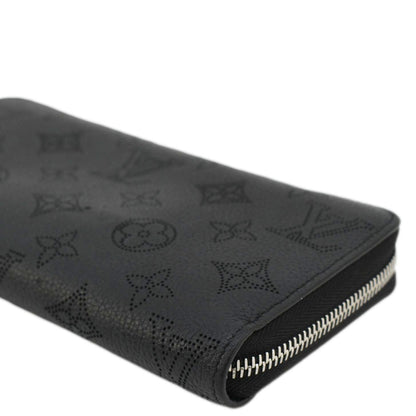 LOUIS VUITTON Mahina Leather Zippy Wallet Galet Black