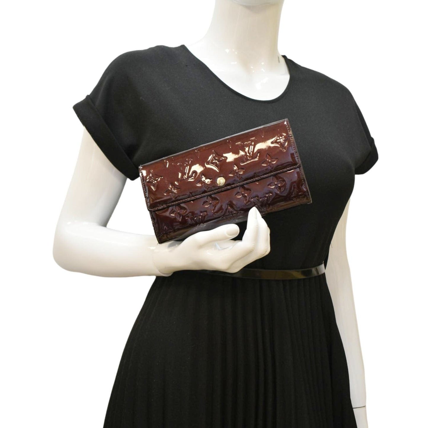 LOUIS VUITTON Sarah Vintage Vernis Leather Wallet Amarante