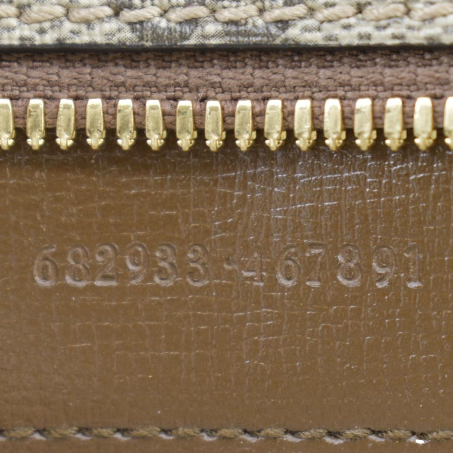 GUCCI Interlocking G Supreme Canvas Belt Bag Beige 682933