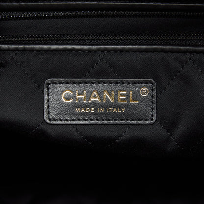 Chanel 22 Handbag Shiny Calfskin Black
