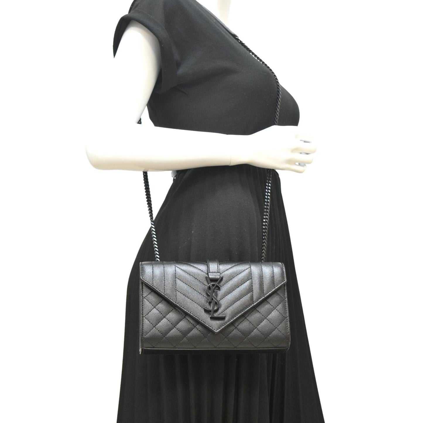 YVES SAINT LAURENT Grain De Poudre Embossed Leather Crossbody Chain Bag Black