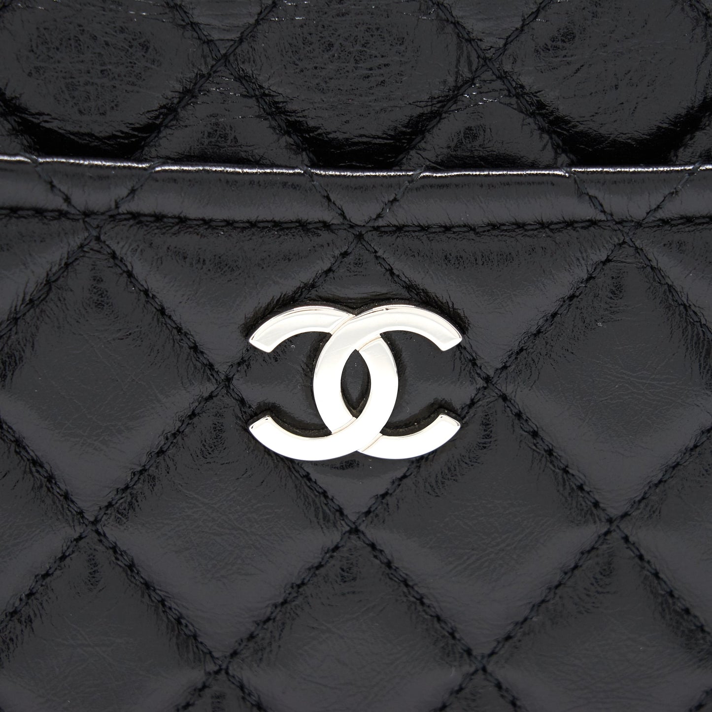 Chanel 18B Calfskin Camera Case Black