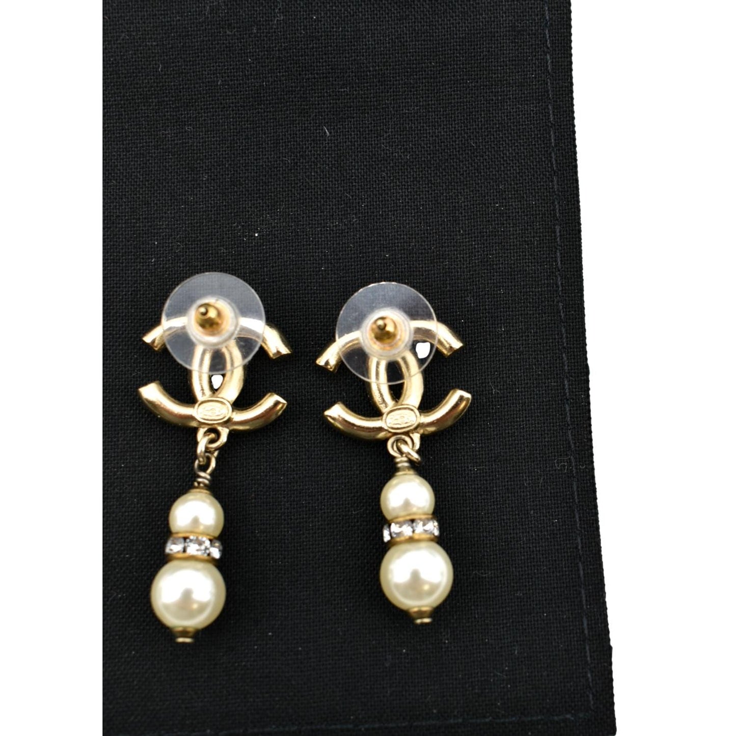 CHANEL Pearl Drop Crystal Earring Gold