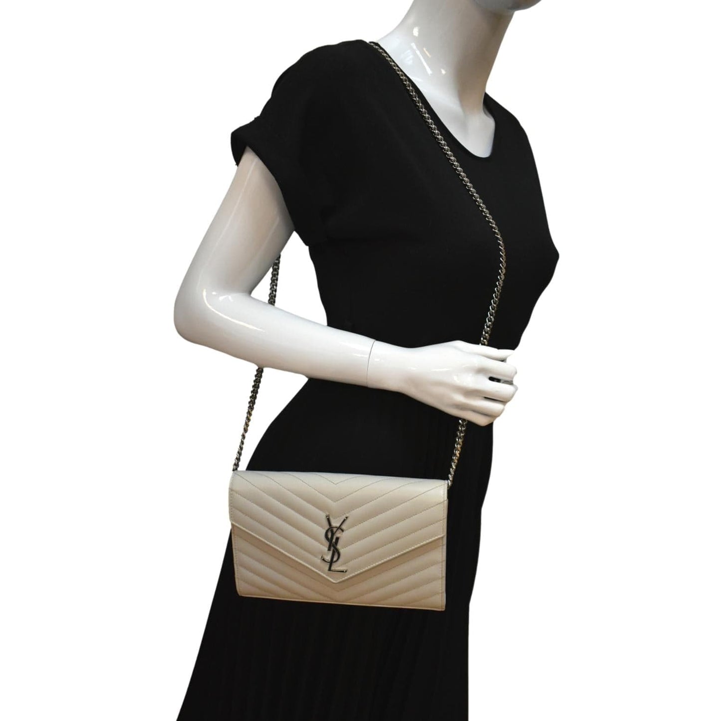 YVES SAINT LAURENT Grain De Poudre Envelope Chain Bag White