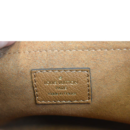 LOUIS VUITTON My Lockme Chain Leather Shoulder Bag Chataigne