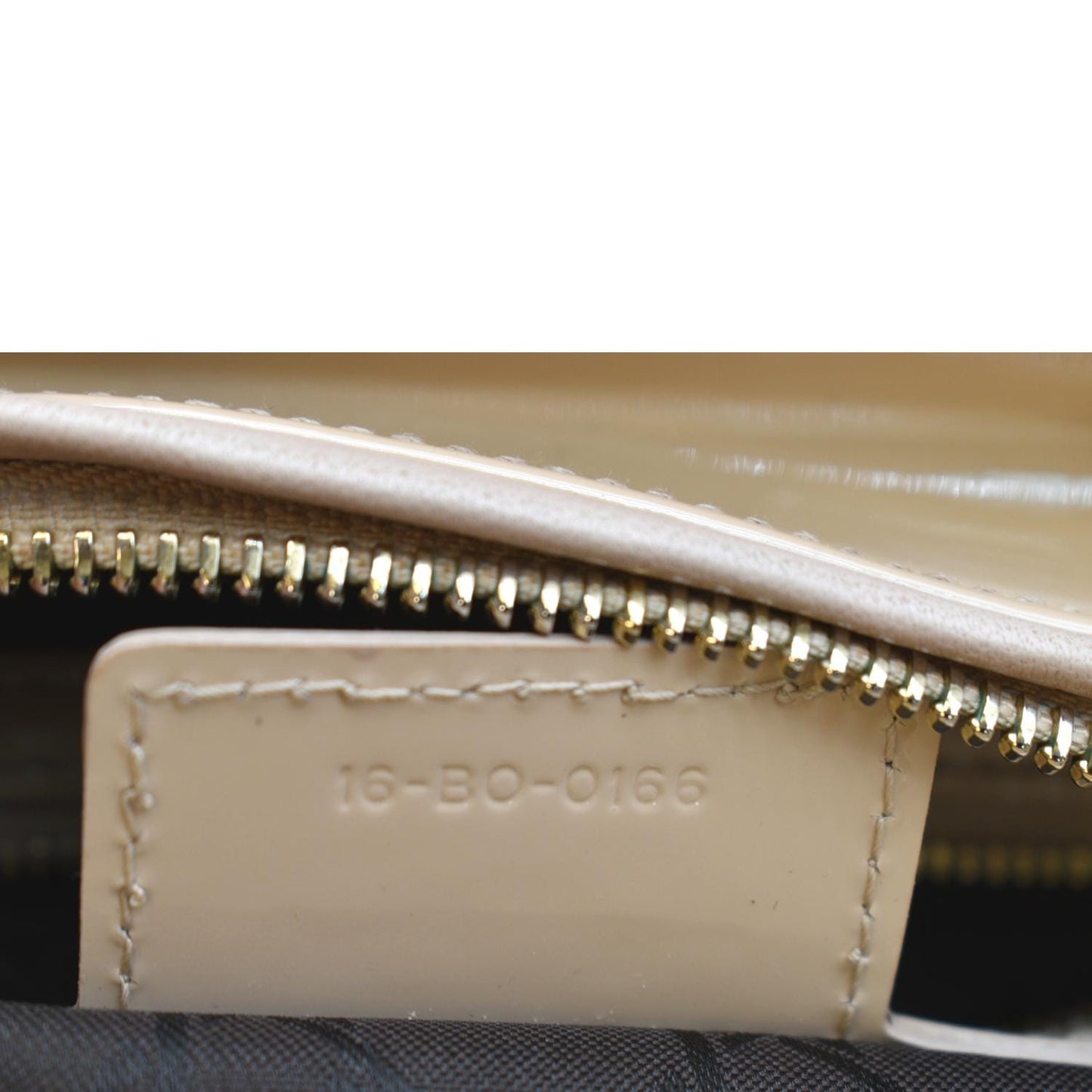 CHRISTIAN DIOR Medium Lady Dior Cannage Patent Leather Shoulder Bag Tan