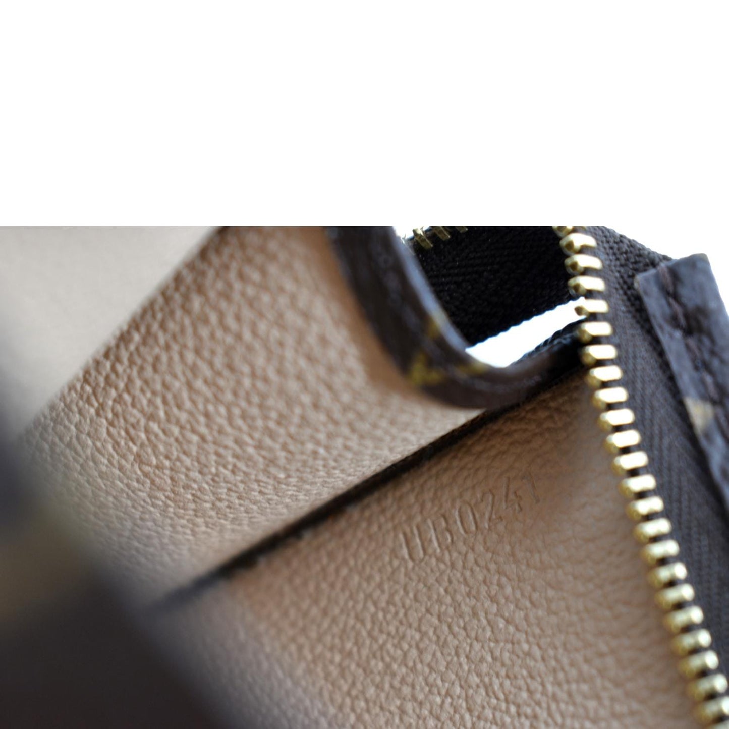 LOUIS VUITTON Toiletry 15 Monogram Canvas Cosmetics Pouch Brown
