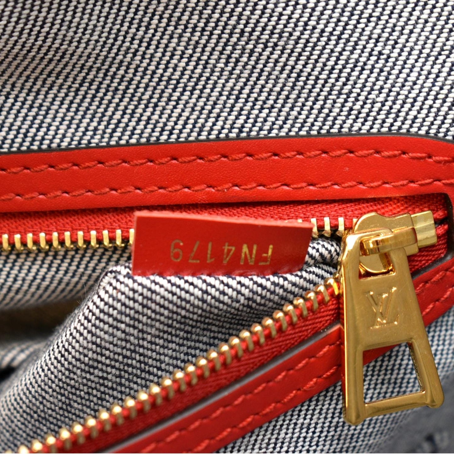 LOUIS VUITTON Onthego GM Autres Toiles Monogram Denim Shoulder Bag Blue/Red