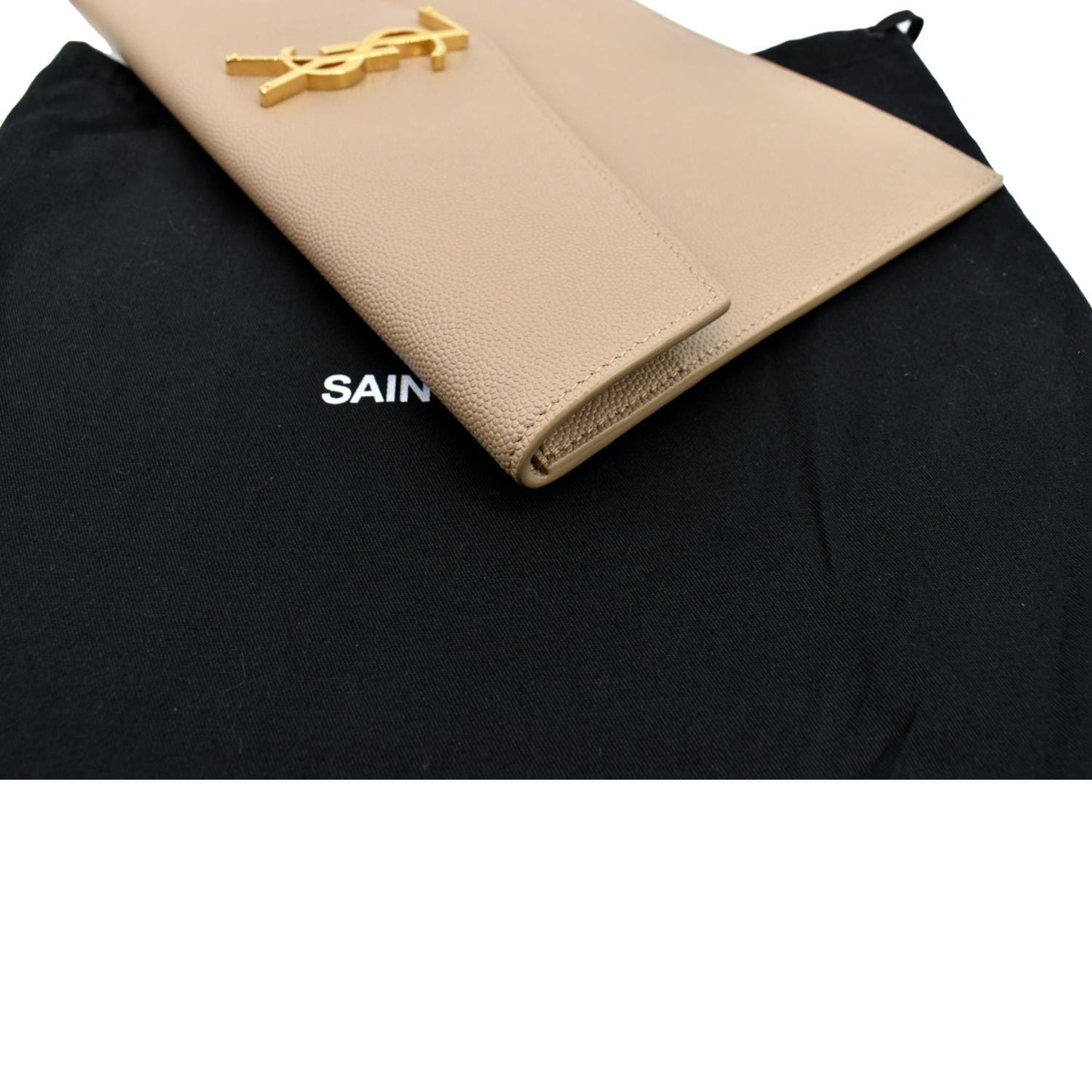 YVES SAINT LAURENT Uptown Envelope Grain De Poudre Leather Clutch Beige