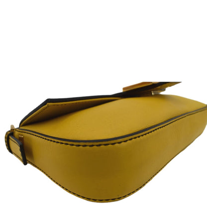 FENDI Convertable Baguette Leather Crossbody Bag Yellow