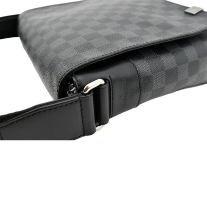 LOUIS VUITTON District PM Damier Graphite Messenger Bag Black
