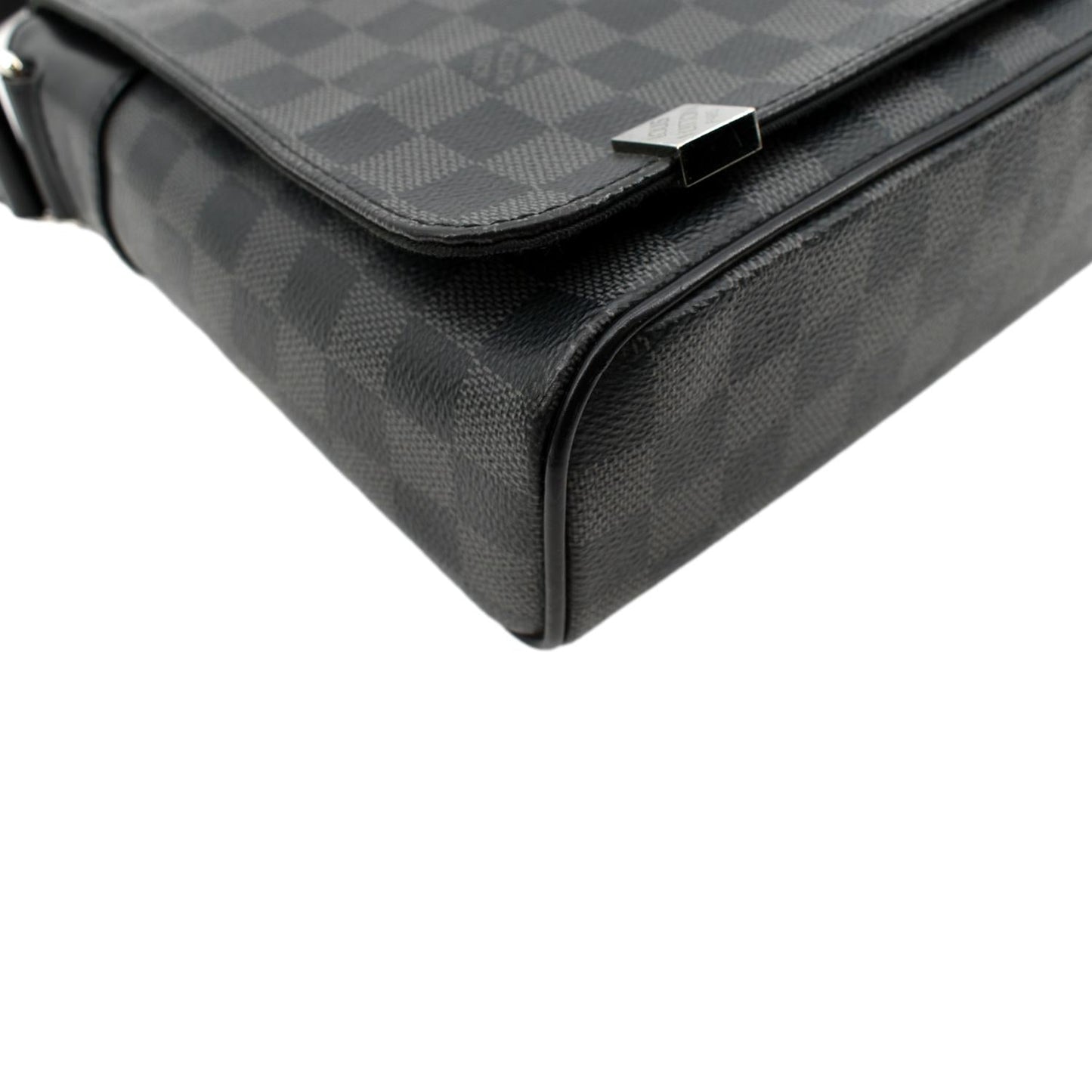 LOUIS VUITTON District PM Damier Graphite Messenger Bag Black