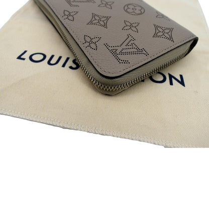 LOUIS VUITTON Mahina Leather Zippy Wallet Galet Beige