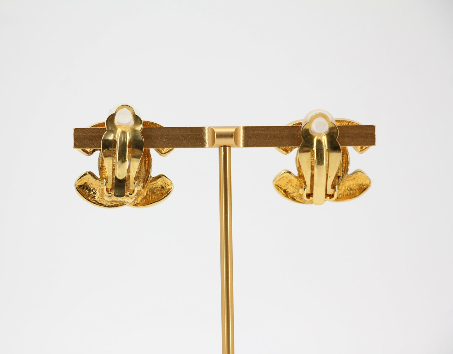 Chanel Vintage 1986 Gold-plated Diamond Quilting Bird Series Clip-on Earrings