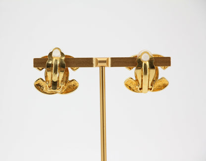 Chanel Vintage 1986 Gold-plated Diamond Quilting Bird Series Clip-on Earrings