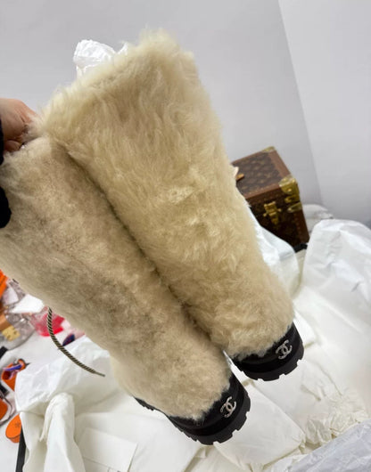 Chanel 24N ski coco neige beige fur boots