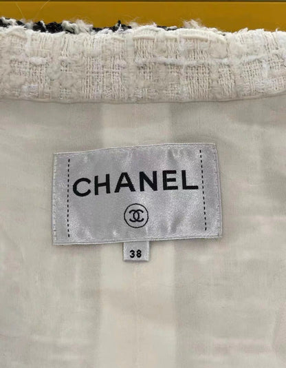 CHANEL 20B ECRU/ WHITE TWEED JACKET BRAIDED TRIM SIZE 38