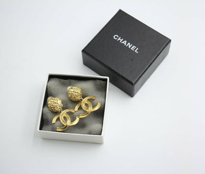 Chanel Vintage 95A Gold-plated Carved Dangle Clip-on Earrings