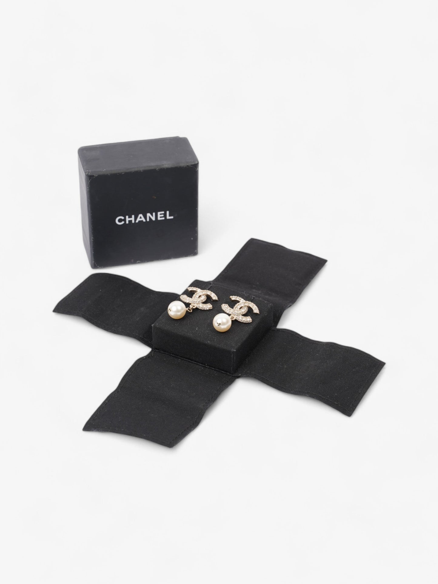 Chanel CC Pearl Drop Earrings Light Gold / White Base Metal