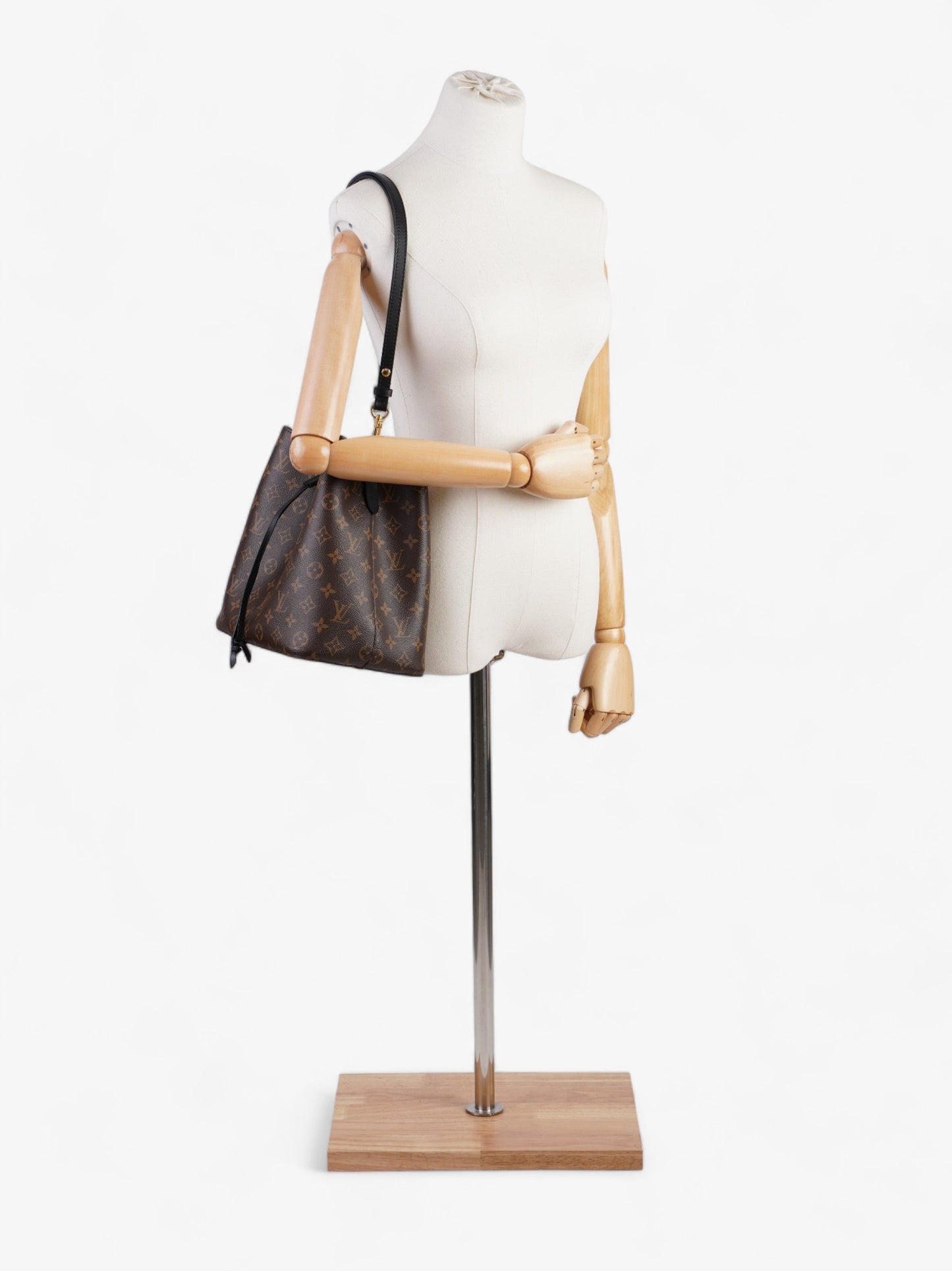 Louis Vuitton NéoNoé Bucket Monogram Coated Canvas