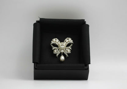 Chanel C20B Imitation Pearl Bow Brooch